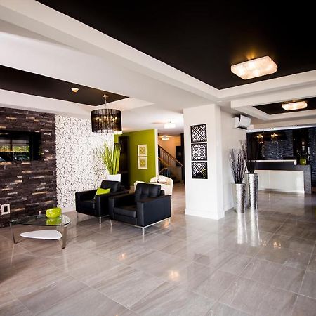 מונקטון V Hotel & Suites מראה חיצוני תמונה