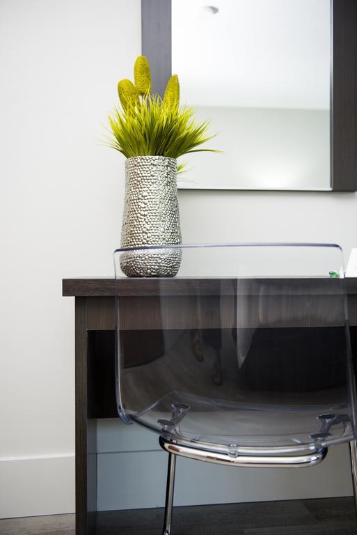 מונקטון V Hotel & Suites חדר תמונה