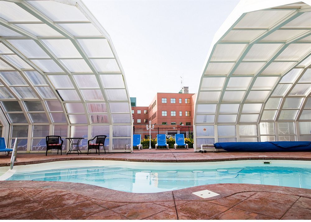 מונקטון V Hotel & Suites מראה חיצוני תמונה