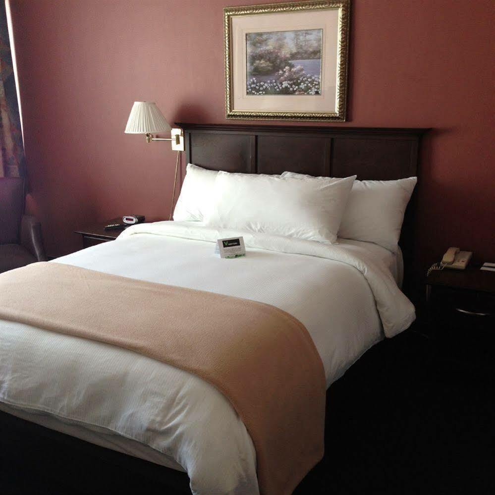 מונקטון V Hotel & Suites מראה חיצוני תמונה